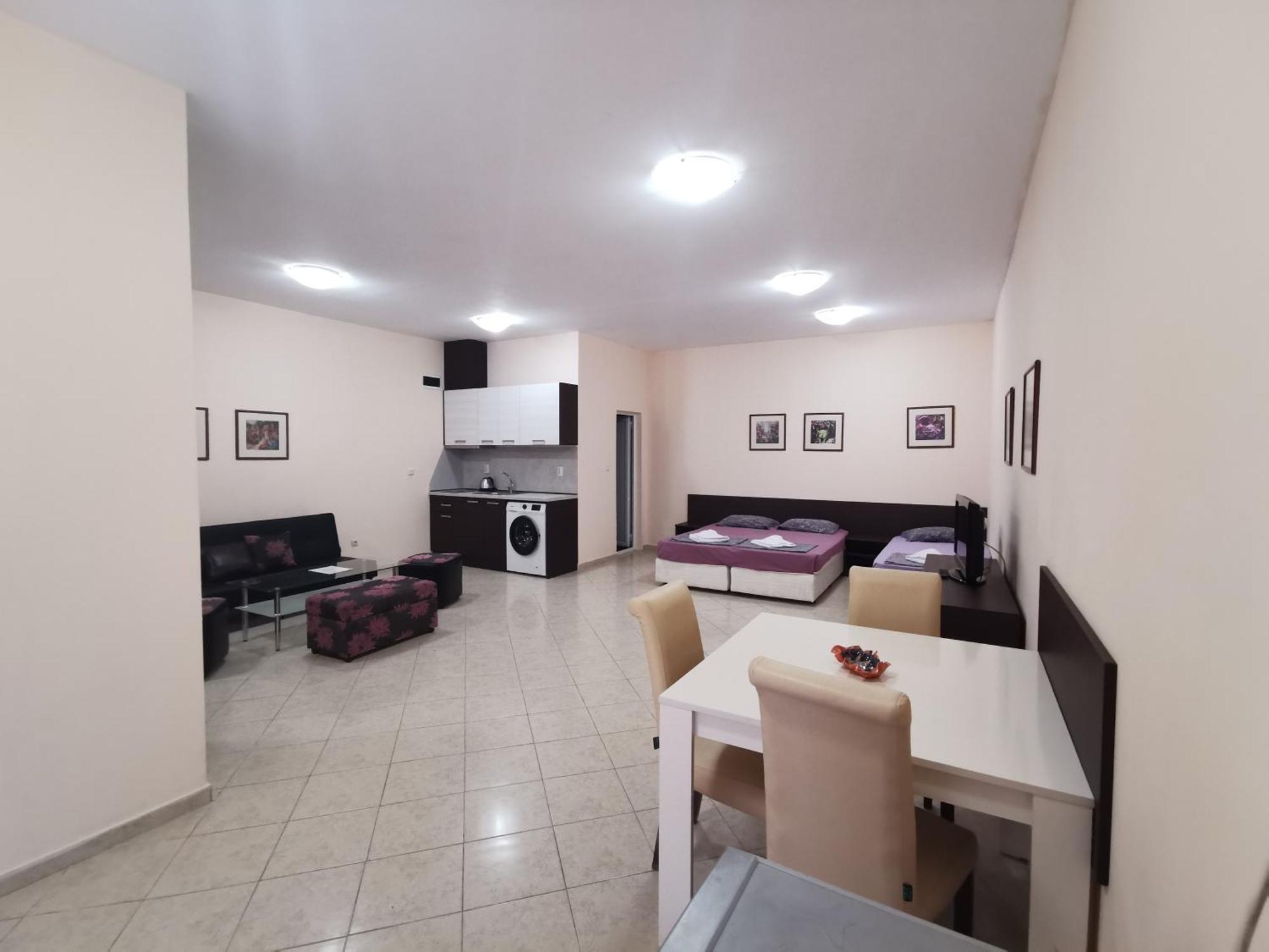 Rose Garden Omax Apartments 阳光海滩 外观 照片